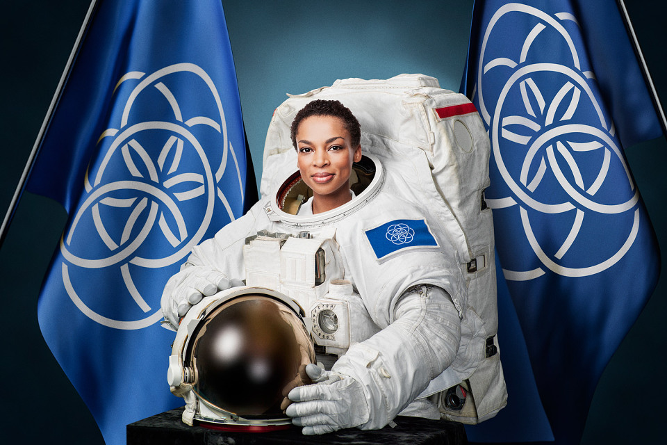 Swedish Student Creates Concept for Planet Earth Flag